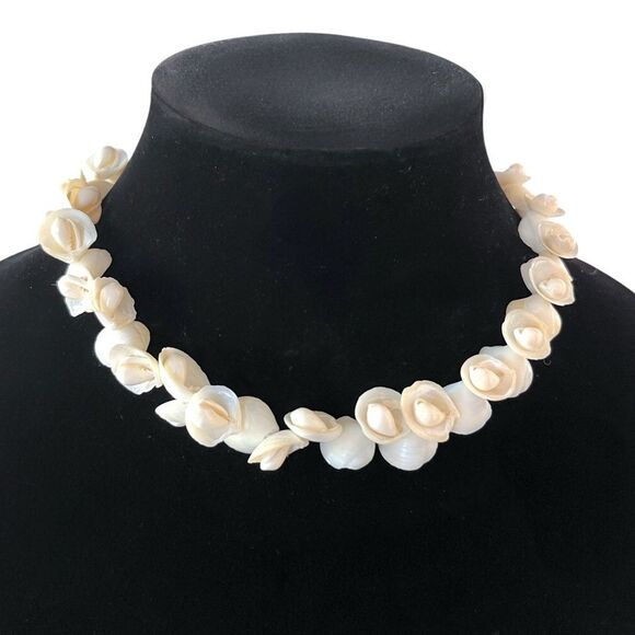 Vintage Seashell Necklace - Picture 1 of 3